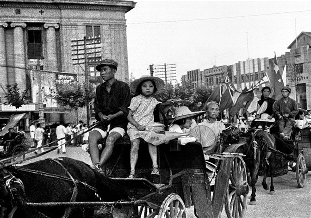 1953南京市居民乘马车旅游去中山陵玄武湖景区_（晓庄）.jpg