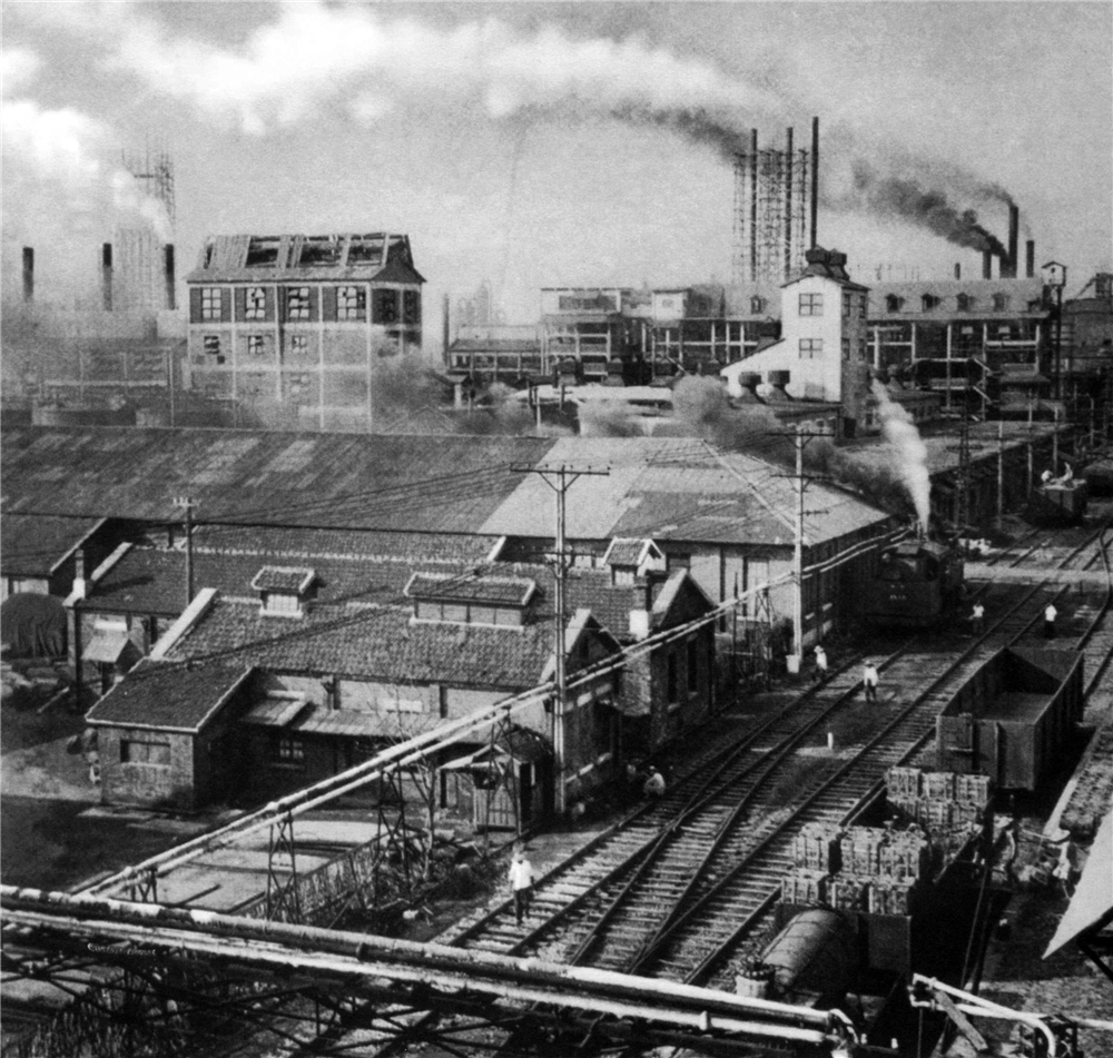 1959年4月，永利宁厂与南京磷肥厂等单位合并组建南京化学工业公司.jpg