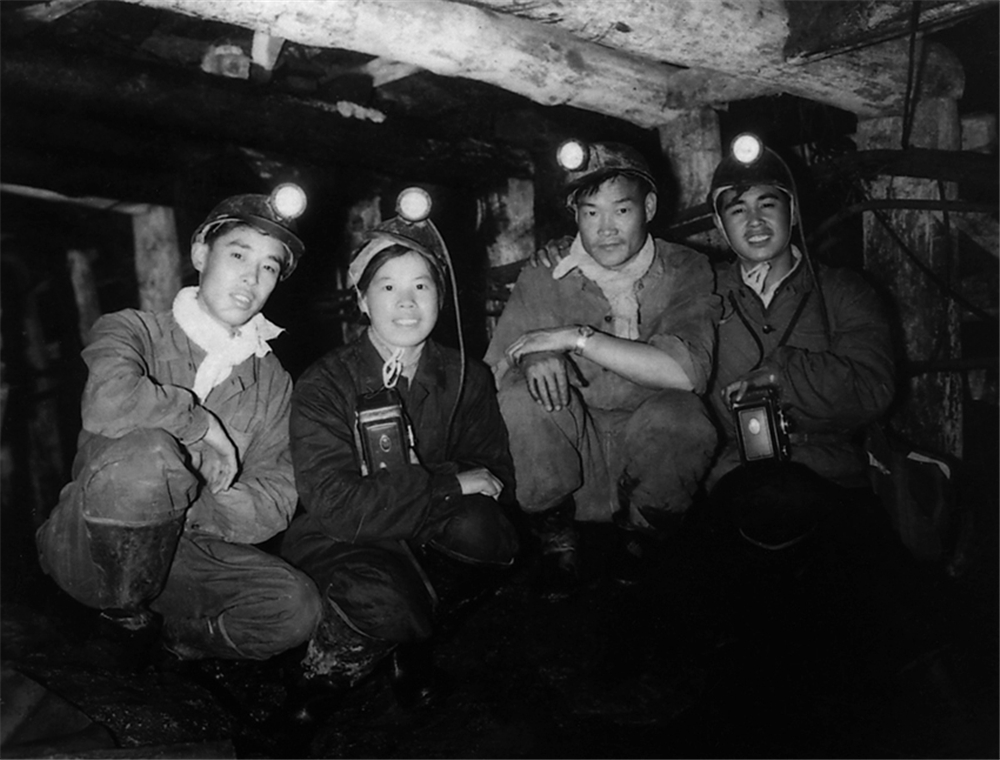 3.1953年，晓庄在徐州贾汪煤矿拍摄.jpg